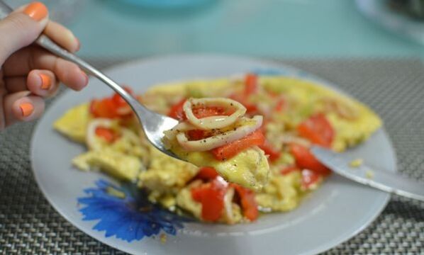 omelett med bläckfisk för en proteindiet
